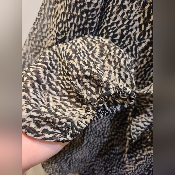 NWT Express Printed Lace-Up Ruffle Top XL - Picture 6 of 6